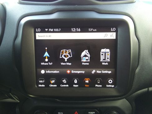 Used 2023 Jeep Renegade Trailhawk w/ Trailhawk Elite Group AWD/4WD image 22