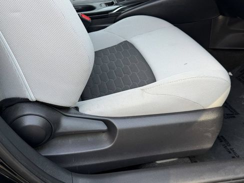 Used 2019 Toyota Corolla SE FWD image 5