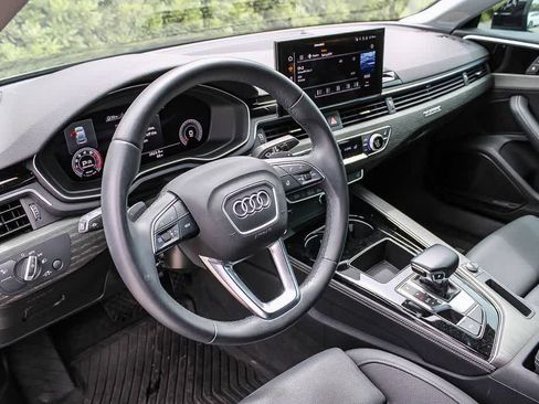 Used 2023 Audi Q3 2.0T Premium w/ Convenience Package image 17