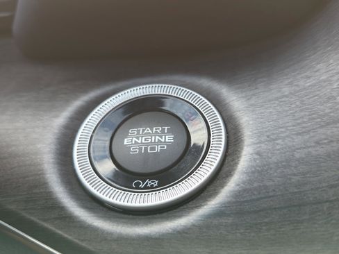 Used 2021 Jeep Grand Cherokee L Overland w/ Luxury Tech Group IV image 21