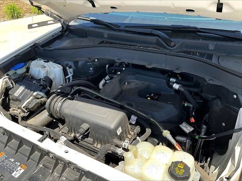 Used 2020 Ford Explorer XLT w/ Equipment Group 202A AWD/4WD image 31