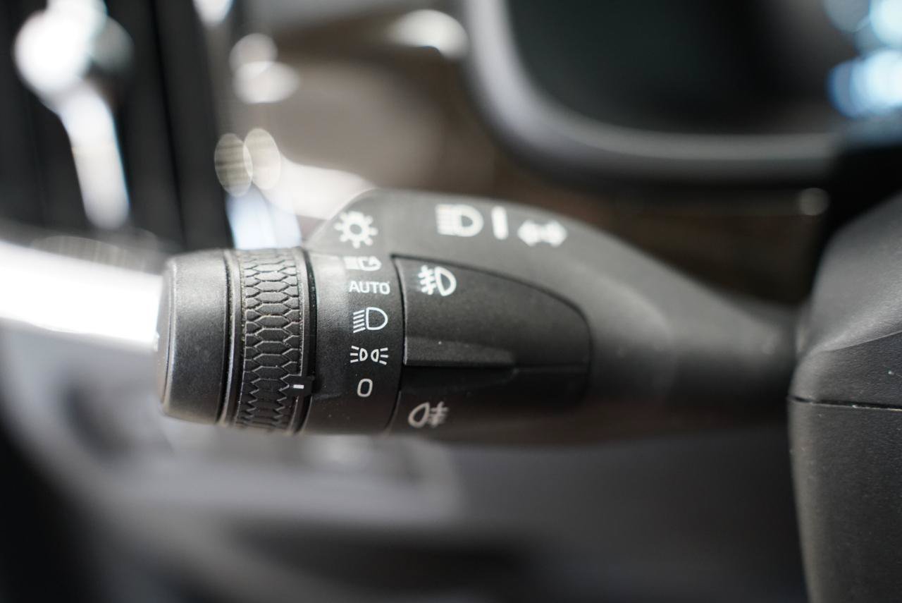 Used 2018 Volvo S90 T5 Momentum w/ Convenience Package FWD image 15