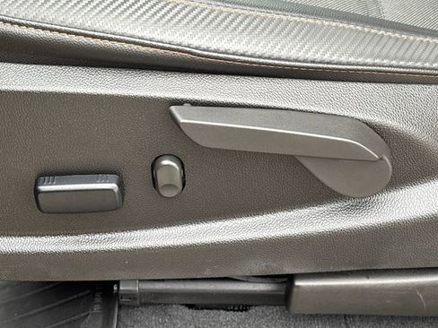 Used 2022 GMC Canyon AT4 image 36