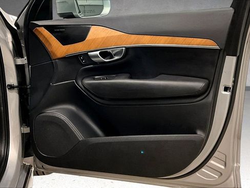 Certified 2023 Volvo XC90 B5 Plus AWD/4WD image 29