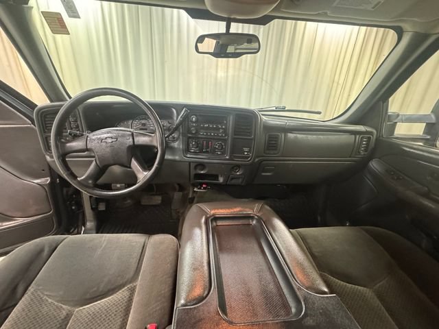 Used 2004 Chevrolet Silverado 2500 LS AWD/4WD image 24