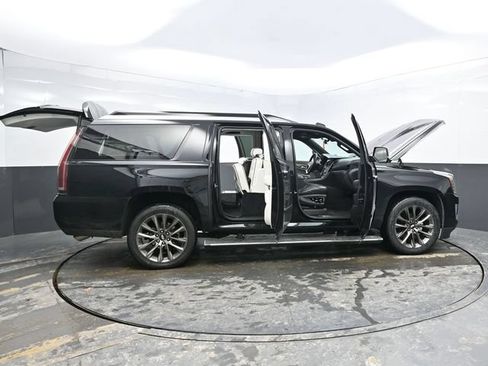 Used 2020 Cadillac Escalade ESV Platinum w/ Escalade Sport Edition AWD/4WD image 67