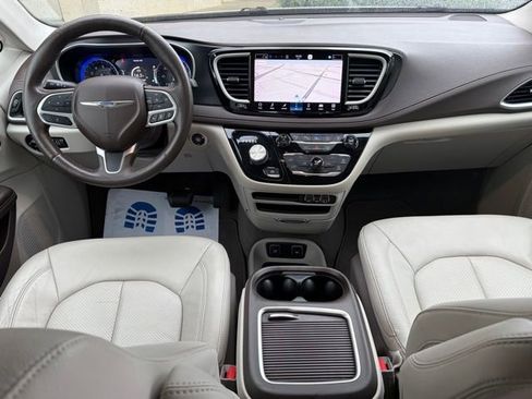Used 2021 Chrysler Pacifica Touring-L w/ Premium & Safety Sphere Group FWD image 36