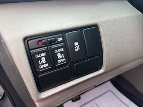 Used 2015 Honda Odyssey EX image 17