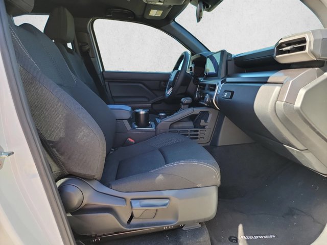 Used 2025 Toyota 4Runner SR5 AWD/4WD image 25