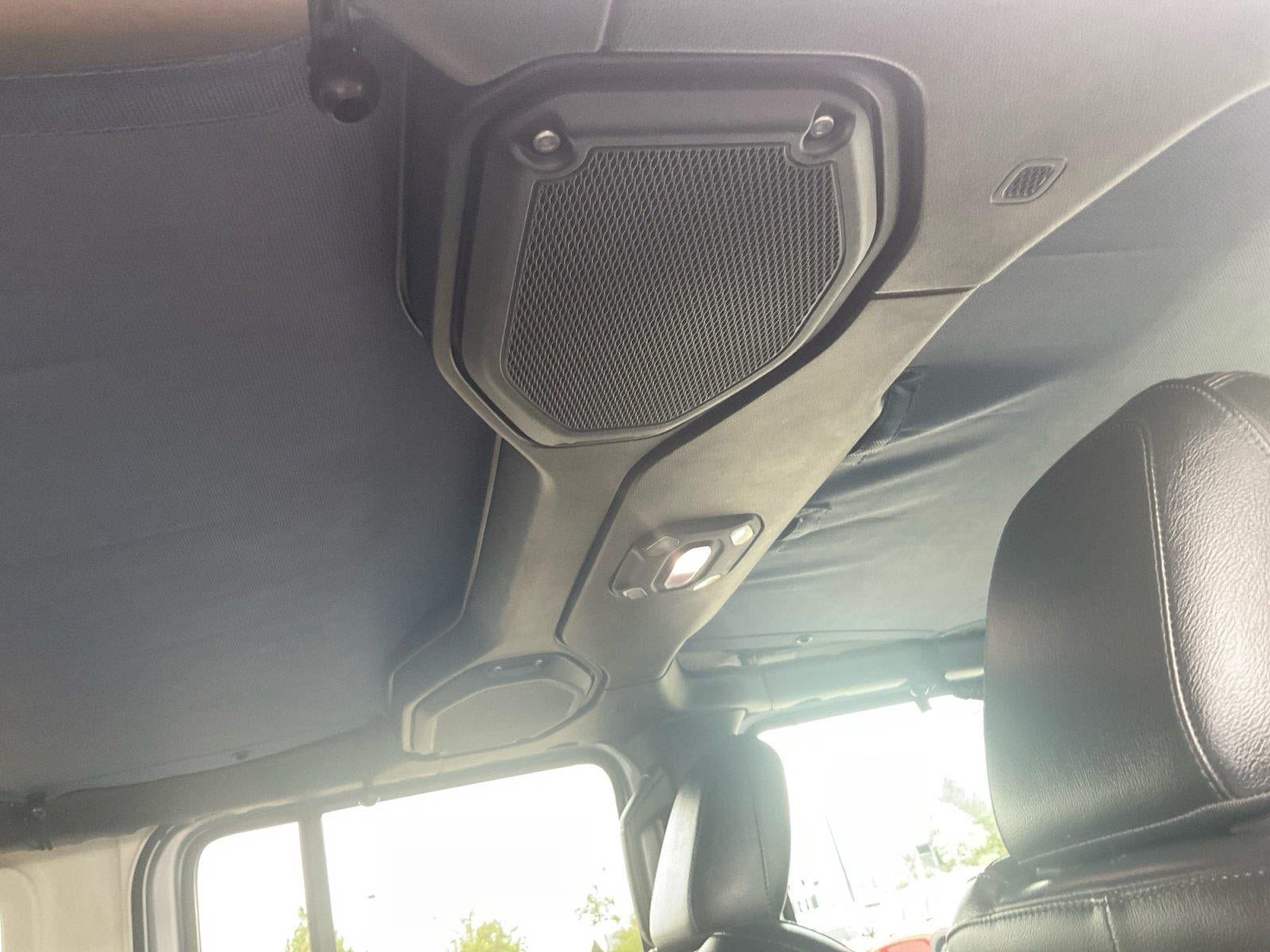Used 2018 Jeep Wrangler Unlimited Rubicon w/ LED Lighting Group AWD/4WD image 19