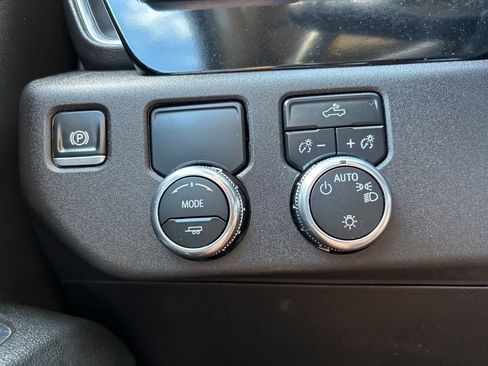 Used 2024 GMC Sierra 1500 SLE RWD image 29