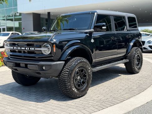 Used 2024 Ford Bronco Outer Banks AWD/4WD image 11