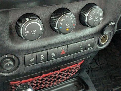 Used 2017 Jeep Wrangler Unlimited Rubicon image 16