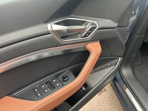 Certified 2024 Audi Q8 e-tron Premium image 22