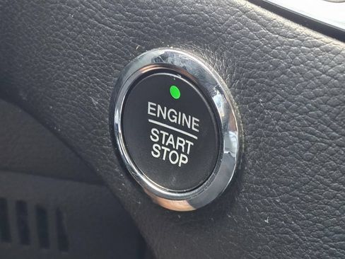 Used 2016 Ford Edge Titanium FWD image 21