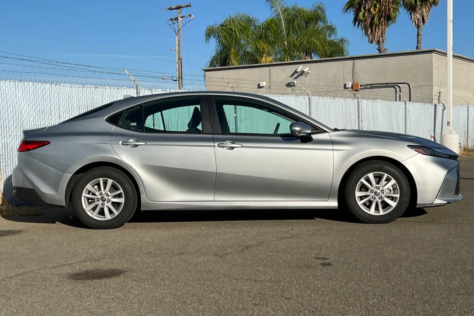 Used 2025 Toyota Camry LE FWD image 6