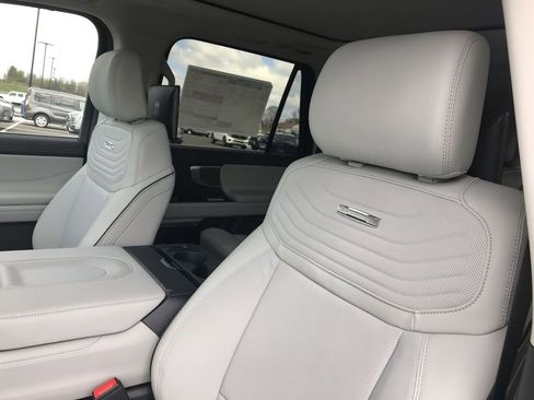 New 2026 Ford Expedition Max Platinum image 11