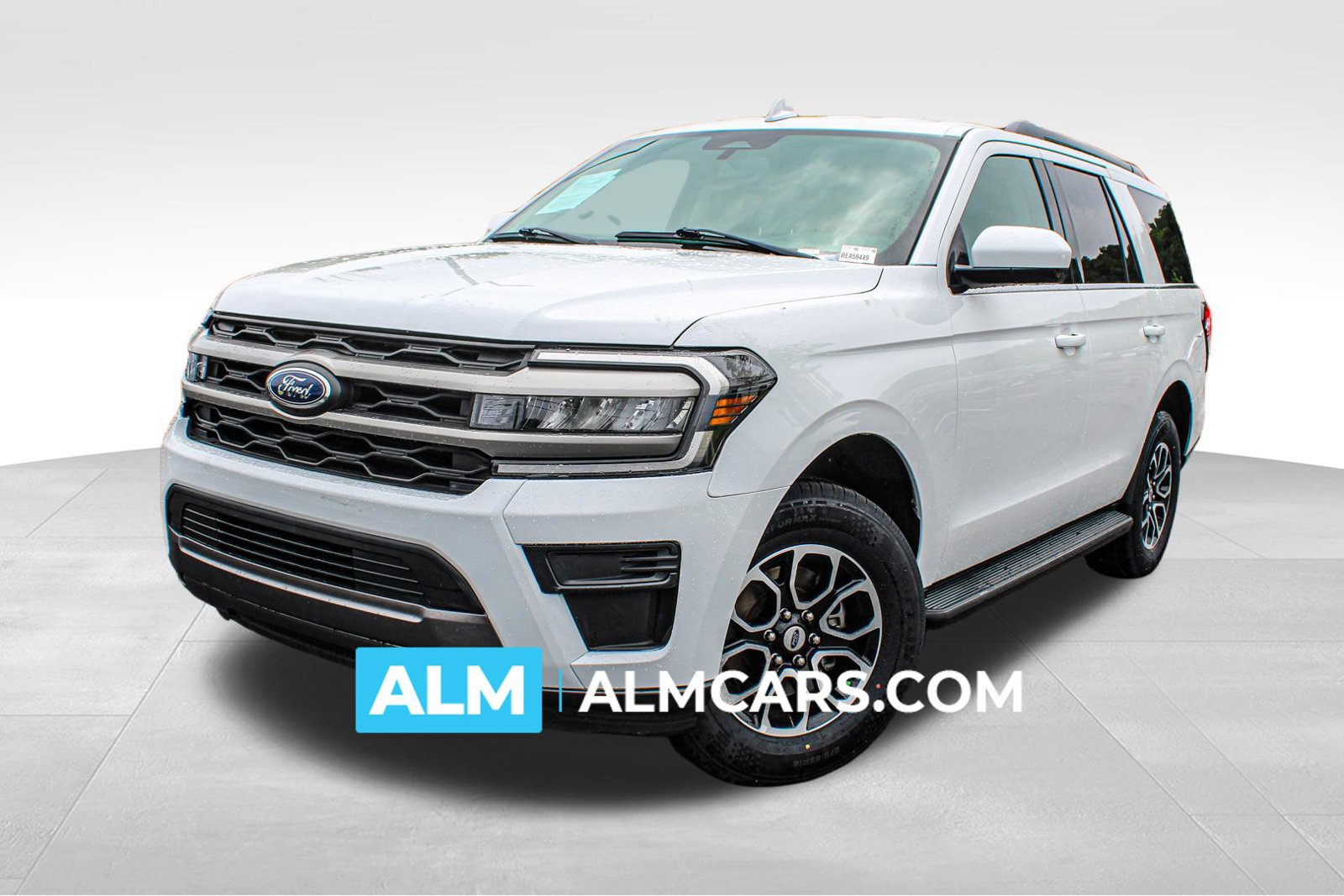 Used 2024 Ford Expedition XLT RWD image 1