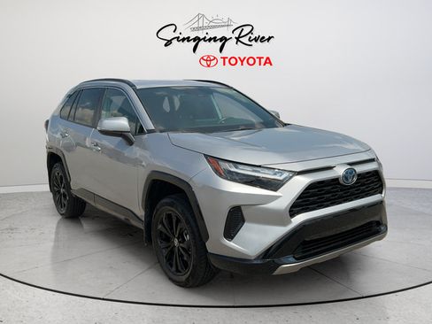 Used 2022 Toyota RAV4 SE w/ SE Grade Weather Package AWD/4WD image 1