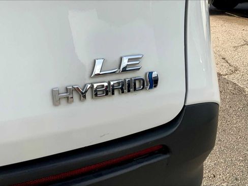 Used 2022 Toyota Sienna LE image 9