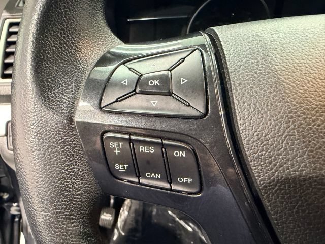 Used 2017 Ford Explorer XLT w/ Equipment Group 202A AWD/4WD image 46