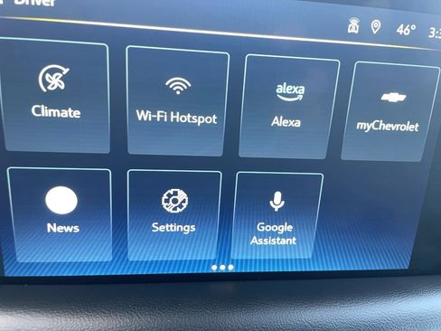 Used 2023 Chevrolet Suburban Z71 w/ Luxury Package image 16