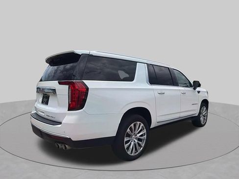 Used 2022 GMC Yukon XL Denali w/ Advanced Technology Package AWD/4WD image 5