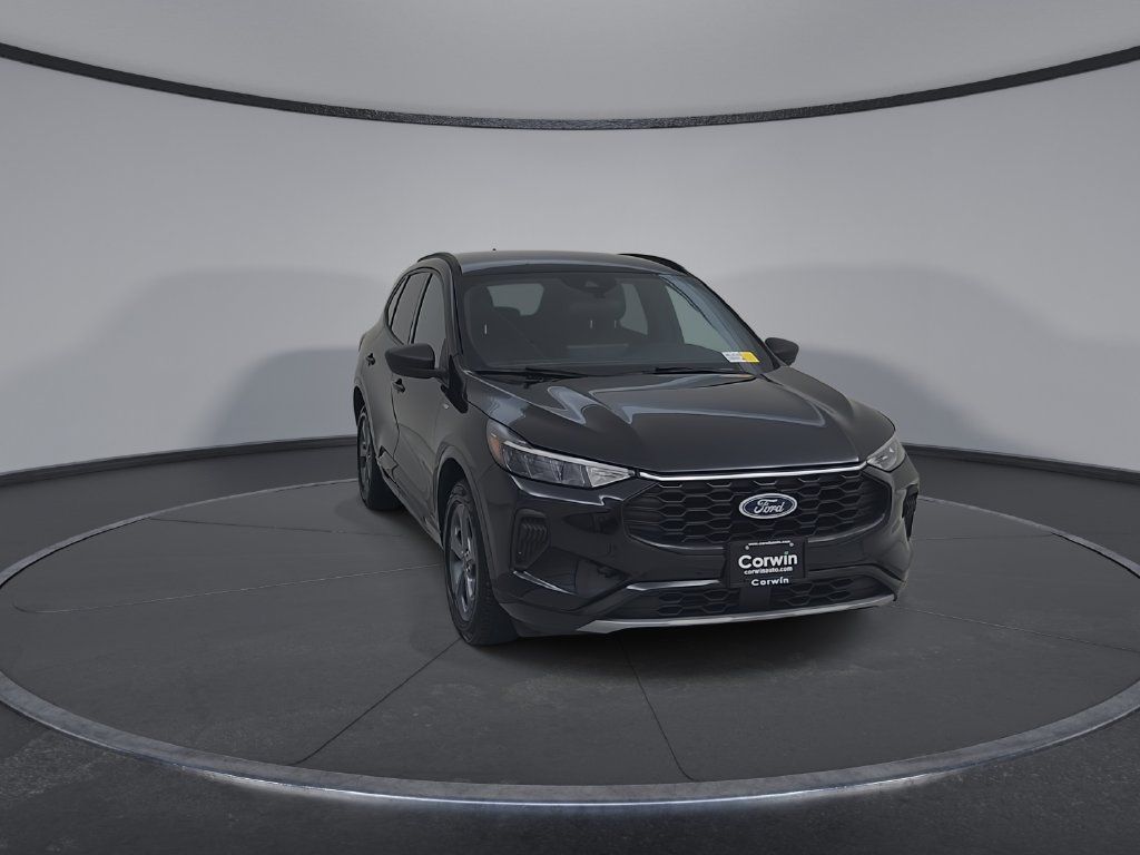 Used 2024 Ford Escape ST-Line w/ Tech Pack #1 AWD/4WD image 5