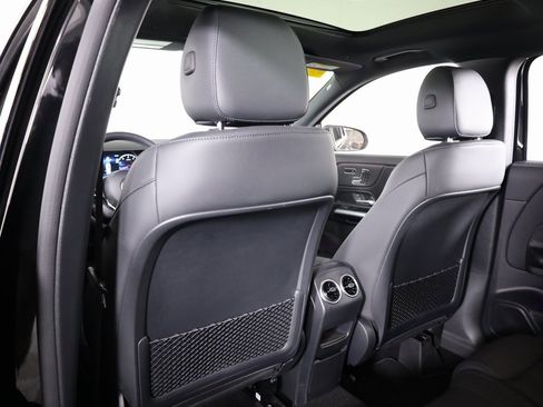 Used 2023 Mercedes-Benz GLA 250 4MATIC image 30