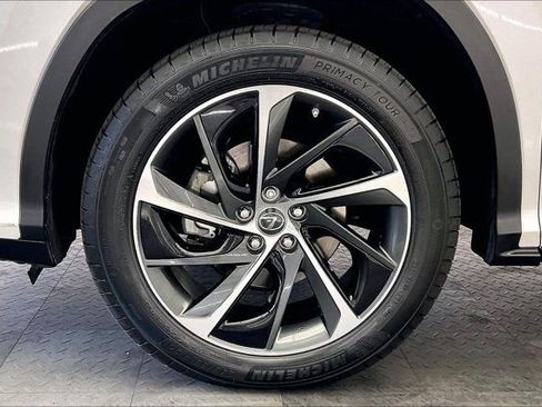 Used 2019 Lexus RX 450h AWD w/ Luxury Package image 8