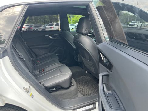 Used 2025 Audi Q8 Premium Plus w/ Premium Plus Package AWD/4WD image 37
