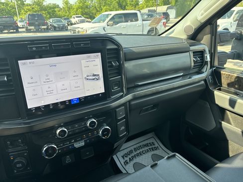 Used 2024 Ford F350 Lariat w/ Camper Package image 22