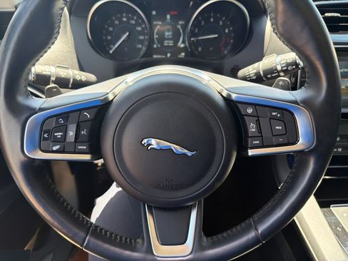 Used 2018 Jaguar F-PACE Prestige AWD/4WD image 12