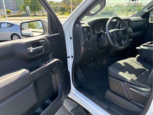 Used 2020 Chevrolet Silverado 1500 Custom Trail Boss w/ Custom Convenience Package AWD/4WD image 9