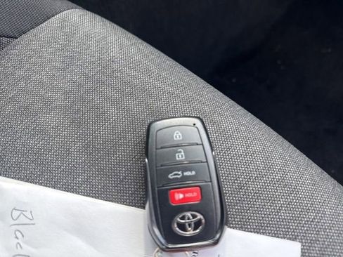 Used 2025 Toyota Camry LE image 12