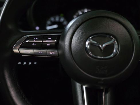 Used 2022 MAZDA MAZDA3 s FWD image 19