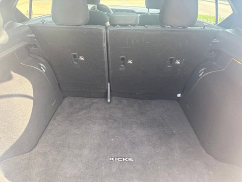 Used 2020 Nissan Kicks S FWD image 14