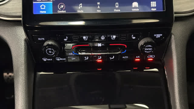 Used 2022 Jeep Grand Cherokee L Limited w/ Luxury Tech Group II AWD/4WD image 21