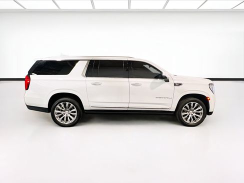 Used 2022 GMC Yukon XL Denali w/ Denali Premium Package AWD/4WD image 26