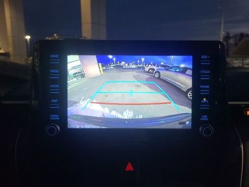Used 2022 Toyota Corolla LE image 29