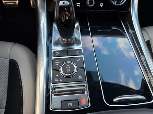 Used 2019 Land Rover Range Rover Sport Supercharged image 13
