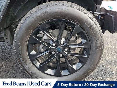 Used 2024 Jeep Wrangler Unlimited Sahara image 9