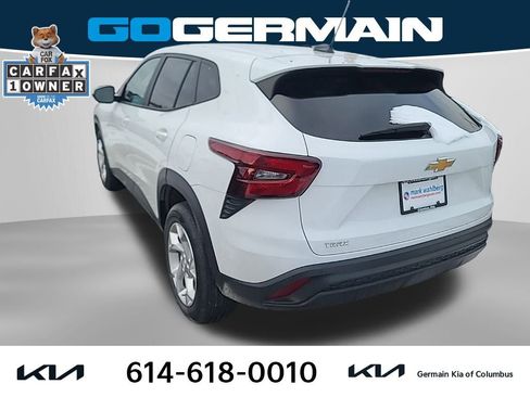 Used 2024 Chevrolet Trax LS w/ LS Convenience Package image 9