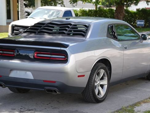 Used 2015 Dodge Challenger SXT RWD image 6