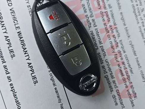 Used 2018 Nissan Titan SV AWD/4WD image 44