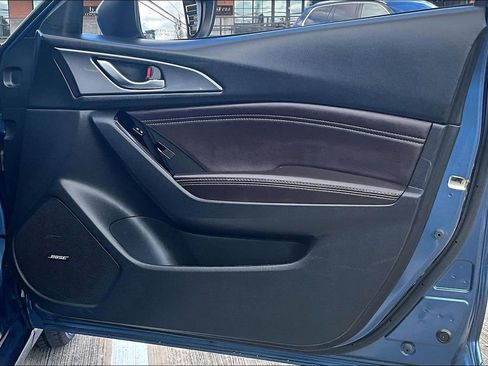 Used 2018 MAZDA MAZDA3 Grand Touring w/ Premium Equipment Package image 24