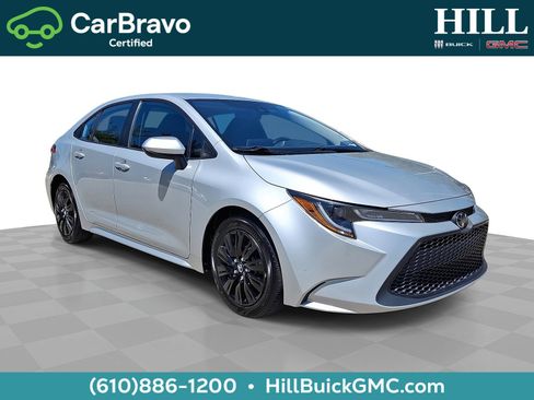 Used 2021 Toyota Corolla LE FWD image 1