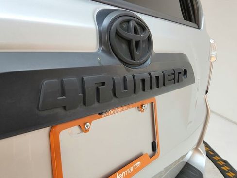 Used 2018 Toyota 4Runner TRD Off-Road image 25