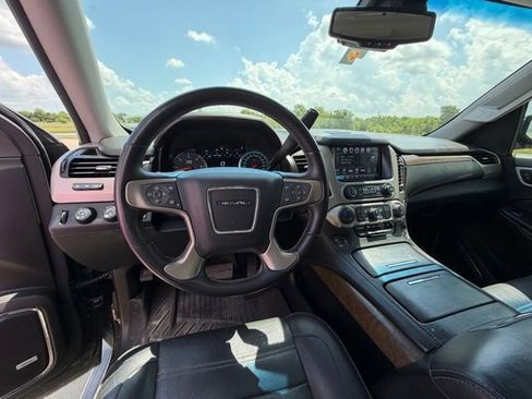 Used 2018 GMC Yukon XL Denali w/ Denali Ultimate Package AWD/4WD image 16