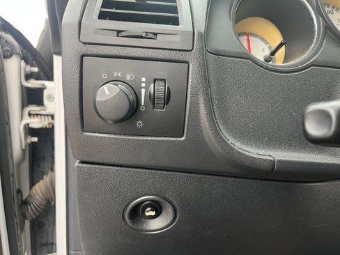 Used 2010 Dodge Challenger SE image 28